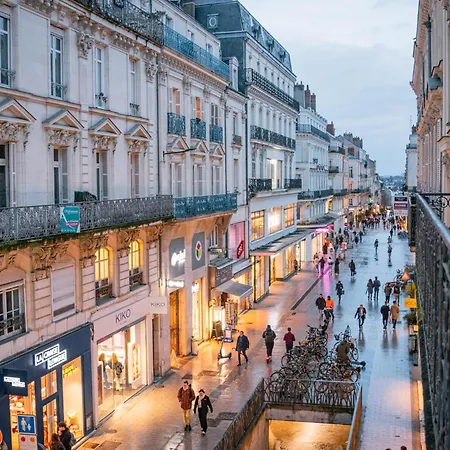 Le Voluptueux - Sauna - Jacuzzi - Centre-ville Apartment Angers