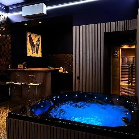 Le Voluptueux - Sauna - Jacuzzi - Centre-ville Апартаменты